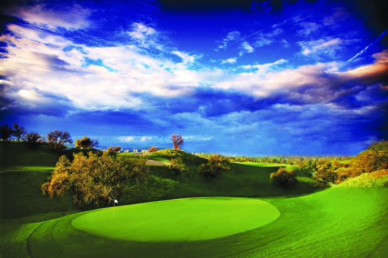 Private golf clubs in Valencia.